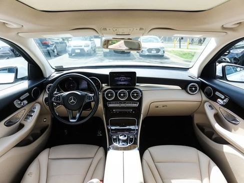 Used 2017 Mercedes-Benz GLC 300 4MATIC image 20