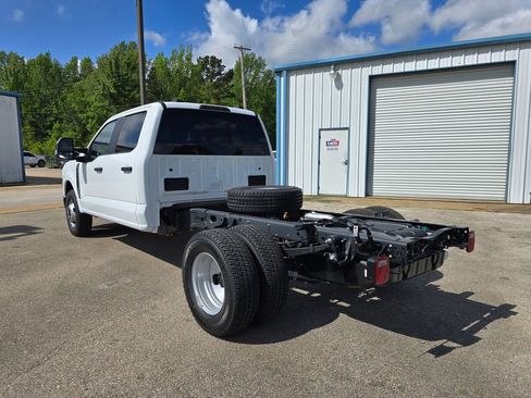 New 2026 Ford F350 XL w/ XL Chrome Package RWD image 3