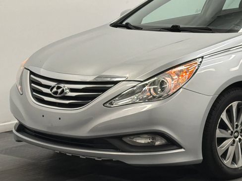 Used 2014 Hyundai Sonata Limited w/ Technology Package 05 FWD image 2