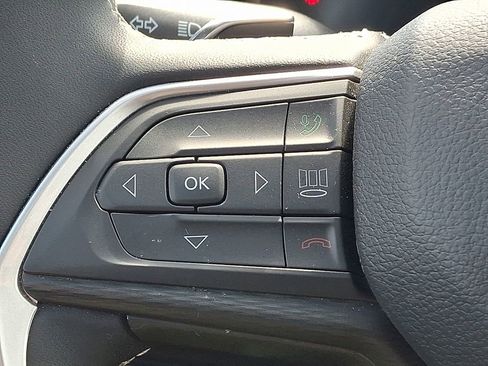 Certified 2023 Jeep Grand Cherokee Laredo X image 23