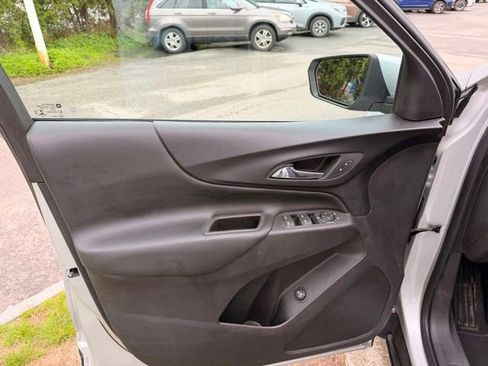 Used 2020 Chevrolet Equinox LT AWD/4WD image 16