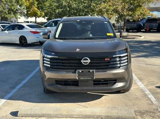 Used 2025 Nissan Kicks SR video 2