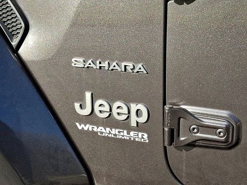 Used 2018 Jeep Wrangler Unlimited Sahara image 31