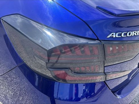 Used 2018 Honda Accord Sport image 28