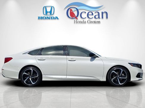 Used 2022 Honda Accord Sport image 2