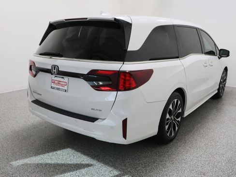 Used 2025 Honda Odyssey Elite image 8