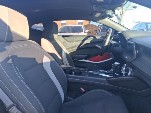 Used 2016 Chevrolet Camaro LT w/ Technology Package image 11