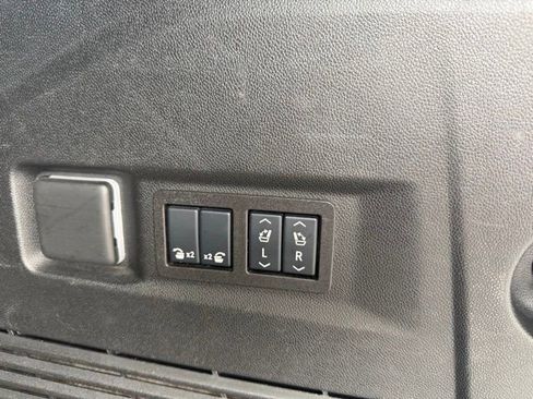 Certified 2025 GMC Yukon Denali AWD/4WD image 10