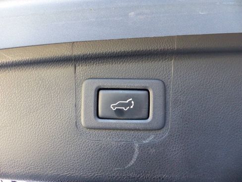 Used 2018 Subaru Outback 2.5i Premium AWD/4WD image 38