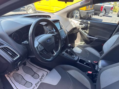 Used 2018 Ford Focus ST FWD image 15