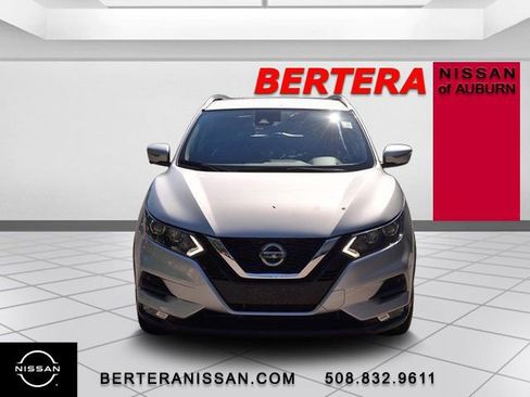 Used 2022 Nissan Rogue Sport SV w/ Technology Package AWD/4WD image 3