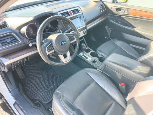 Used 2017 Subaru Outback 2.5i Limited image 14