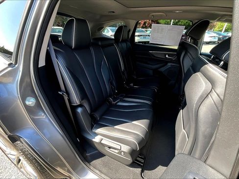 Used 2024 Acura MDX SH-AWD w/ Advance Package image 29