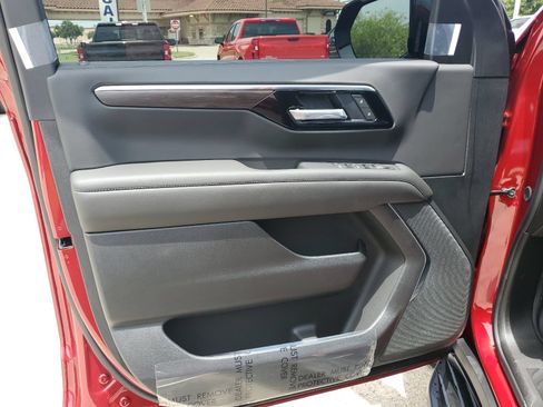 New 2026 Chevrolet Suburban LS w/ LPO, Dark Essentials Package RWD image 18