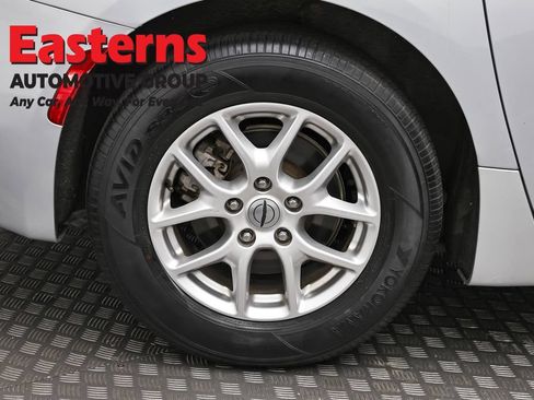 Used 2023 Chrysler Voyager LX FWD image 31