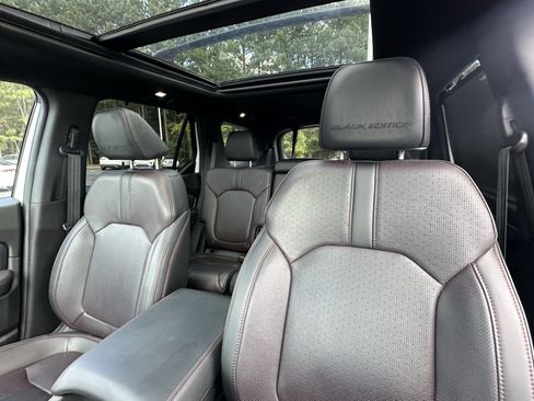 Used 2025 Honda Pilot Black Edition image 8