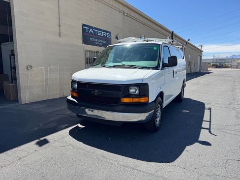 Used 2014 Chevrolet Express 2500 RWD image 2