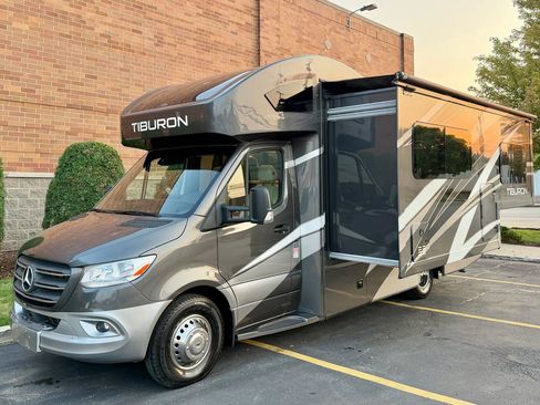 Used 2020 Mercedes-Benz Sprinter 3500 image 2