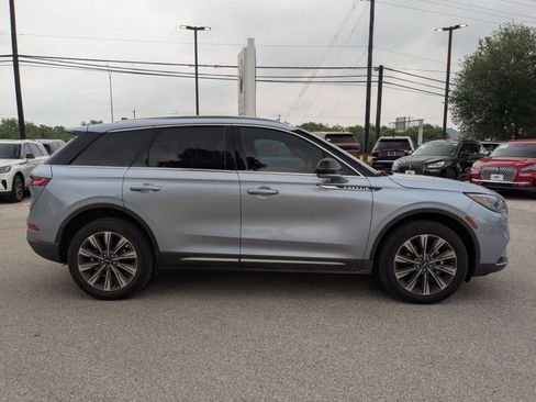 Used 2022 Lincoln Corsair Reserve w/ Elements Package FWD image 2