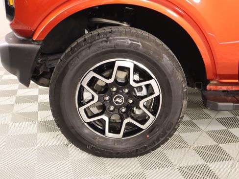 Used 2024 Ford Bronco Outer Banks AWD/4WD image 18