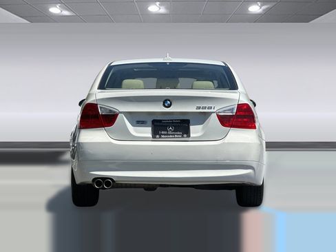 Used 2008 BMW 328i Sedan RWD image 9