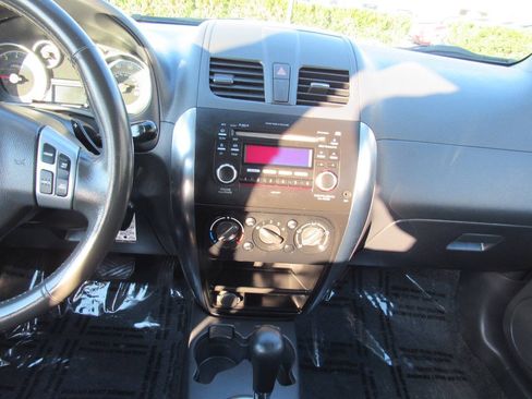 Used 2011 Suzuki SX4 Sportback FWD image 25