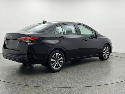 Used 2025 Nissan Versa SV image 9