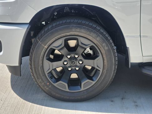 New 2026 RAM 1500 Express AWD/4WD image 11