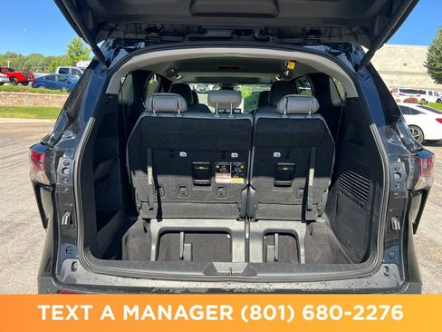 Used 2025 Toyota Sienna XLE w/ XLE Plus Package FWD image 11