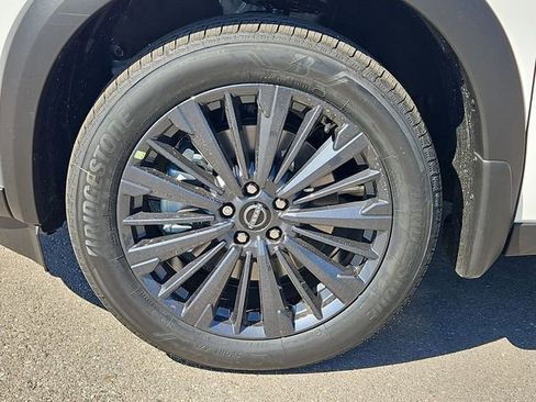 New 2026 Nissan Pathfinder SL w/ SL Premium Package FWD image 4