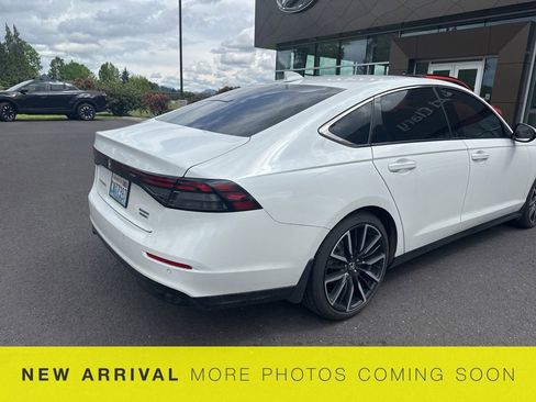 Used 2024 Honda Accord Touring image 6