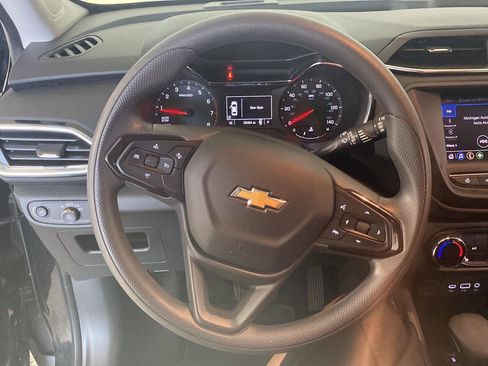 Used 2023 Chevrolet TrailBlazer LT FWD image 59