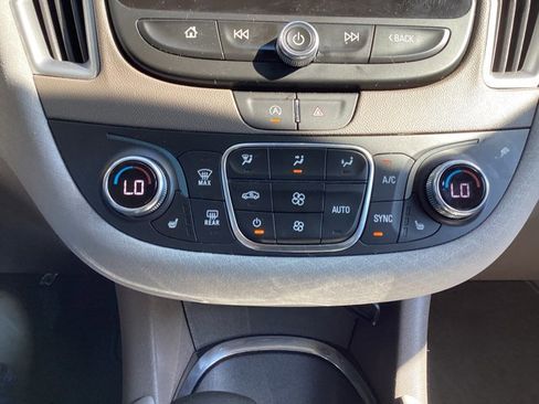 Used 2024 Chevrolet Malibu LT image 25