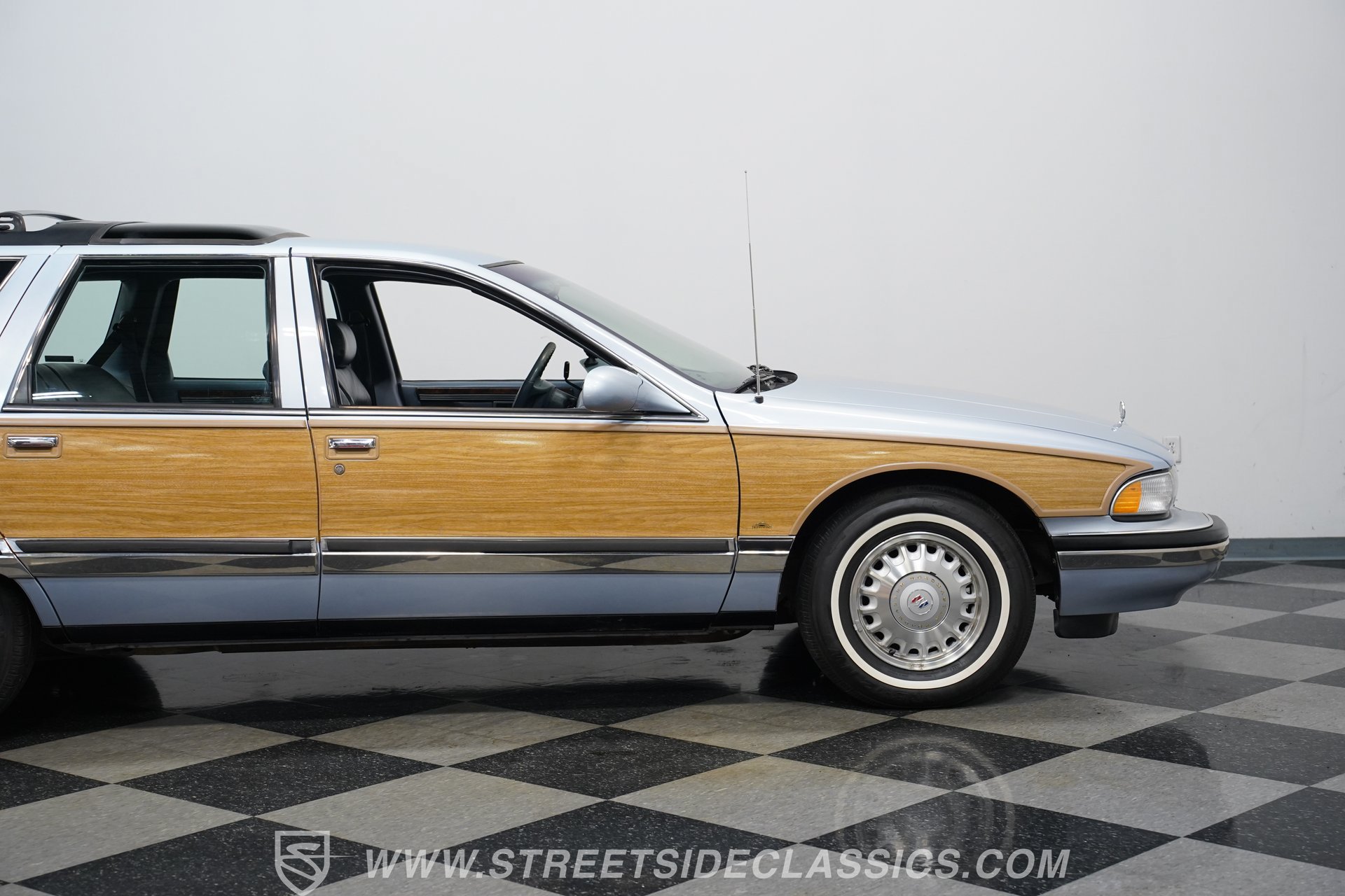 Used 1996 Buick Roadmaster Estate RWD image 29