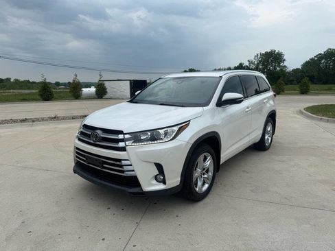Used 2017 Toyota Highlander Limited AWD/4WD image 1