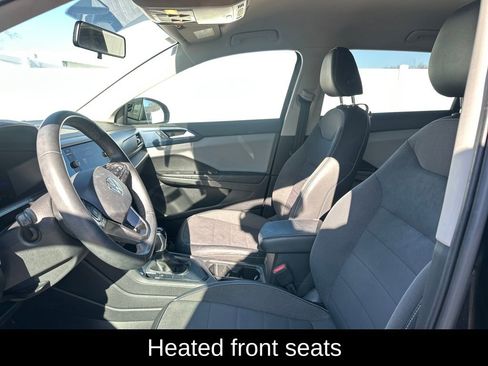 Used 2022 Volkswagen Taos SE image 11