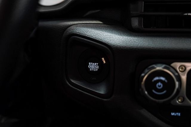 Used 2025 Jeep Gladiator Sport AWD/4WD image 59
