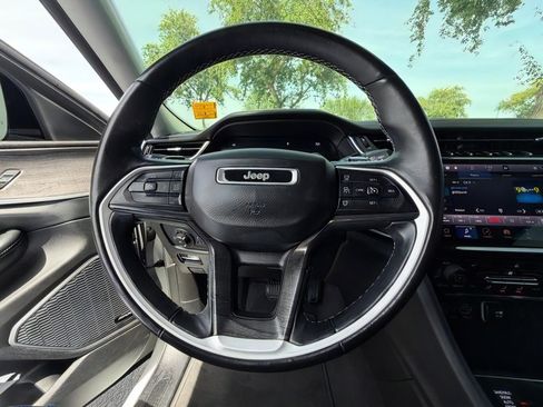 Used 2021 Jeep Grand Cherokee L Limited AWD/4WD image 19