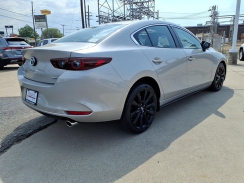 Used 2025 MAZDA MAZDA3 s FWD image 4