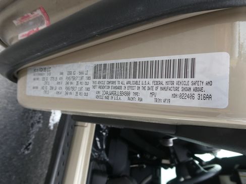 Used 2018 Jeep Wrangler Sport AWD/4WD image 10