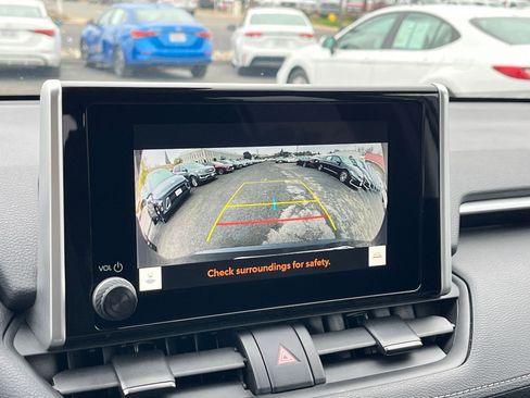 Used 2025 Toyota RAV4 XLE image 17