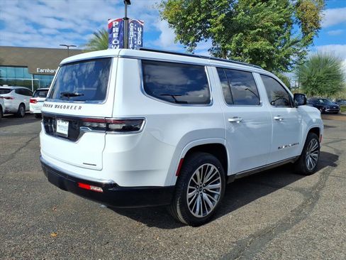 Used 2023 Jeep Grand Wagoneer Series III image 5