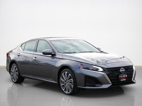 New 2025 Nissan Altima 2.5 SL image 1