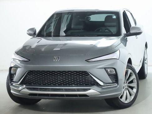 Used 2025 Buick Envista Avenir image 3