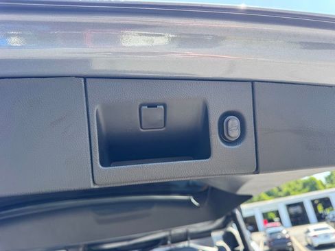 Used 2018 Chevrolet Tahoe LT AWD/4WD image 46
