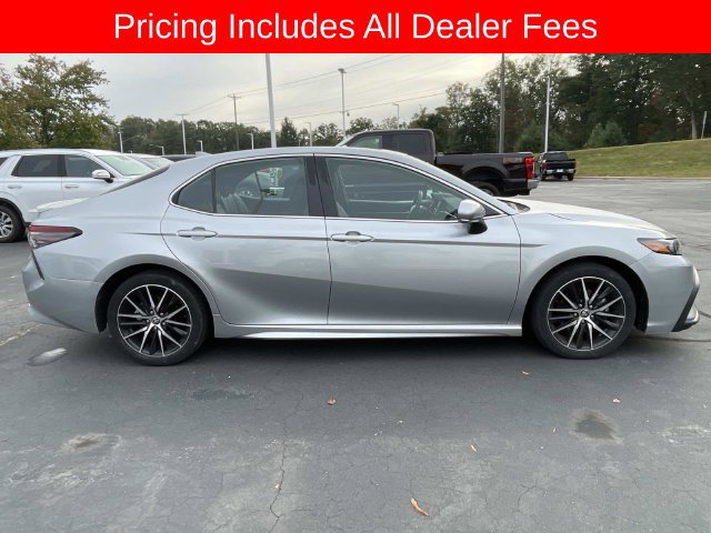 Used 2024 Toyota Camry SE w/ Convenience Package FWD image 9