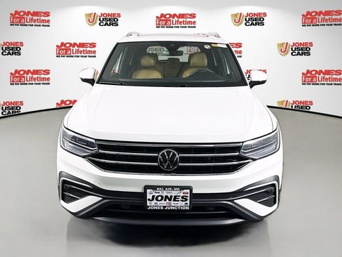 Used 2024 Volkswagen Tiguan SE AWD/4WD image 11