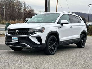 Certified 2022 Volkswagen Taos SE w/ Panoramic Sunroof Package video 1