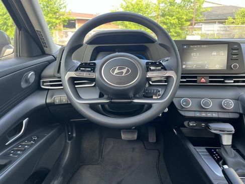 New 2026 Hyundai Elantra SE FWD image 13
