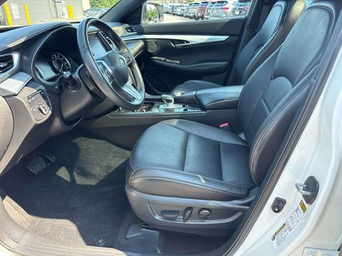 Used 2020 INFINITI QX50 Essential w/ Edition 30 Package AWD/4WD image 9